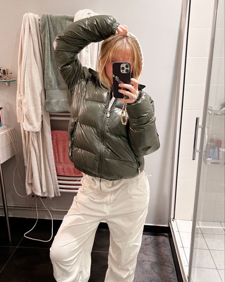 Lekka kurtka puchowa z połyskiem