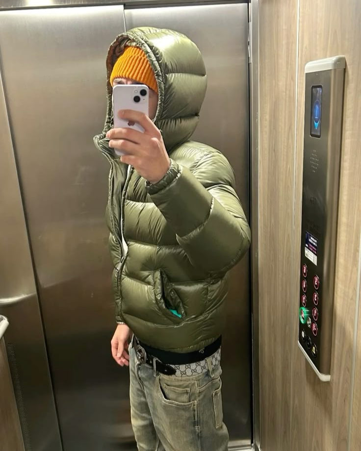 Lekka kurtka puchowa z połyskiem